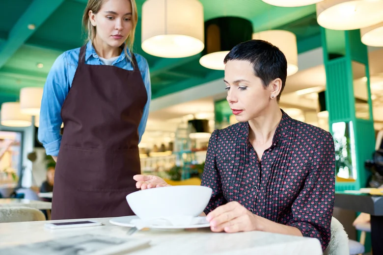 How Much Do Waitresses Make In The Uk